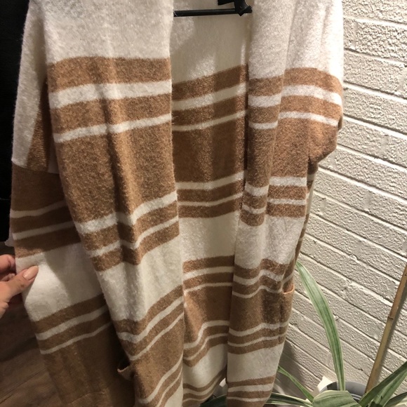 Duster - Picture 2 of 4